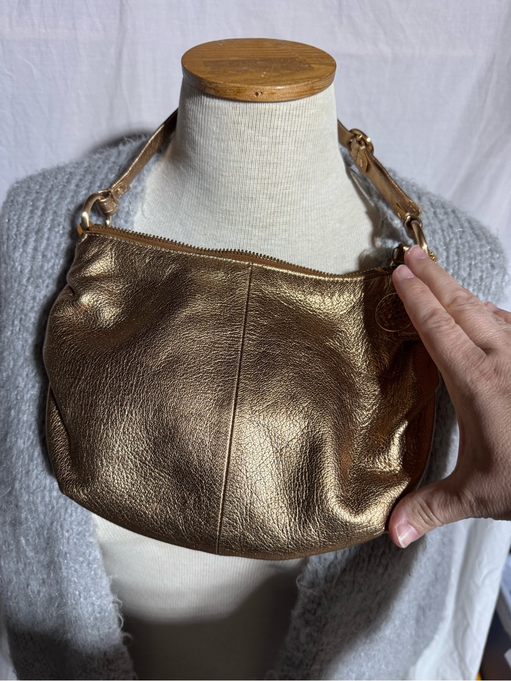 Coach mini Hobo in rose gold - Picture 4 of 9